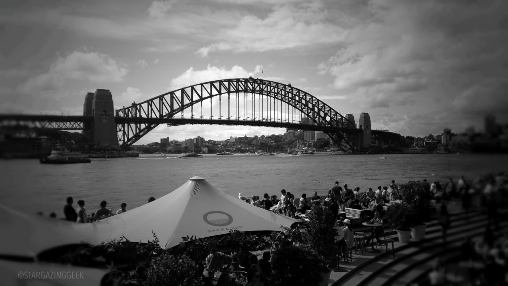 harbour bridge busy_bw